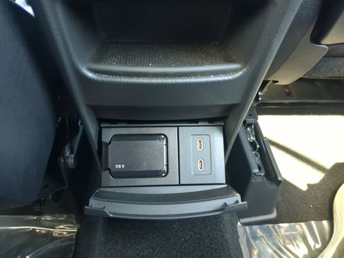 Certified 2025 Mercedes-Benz GLB 250 image 13