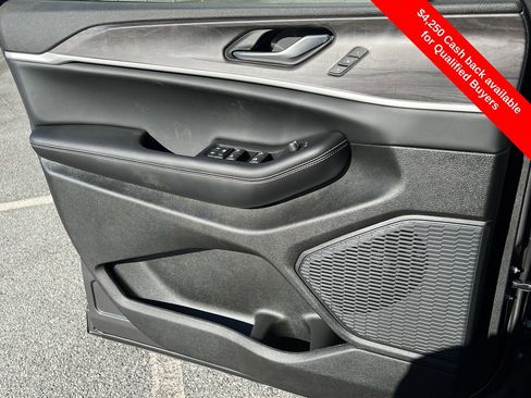 New 2025 Jeep Grand Cherokee Limited w/ Luxury Tech Group II image 18