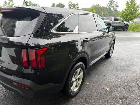 Used 2022 Kia Sorento LX AWD/4WD image 5