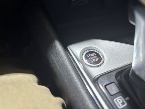 Used 2024 Nissan Altima 2.5 SV FWD image 31