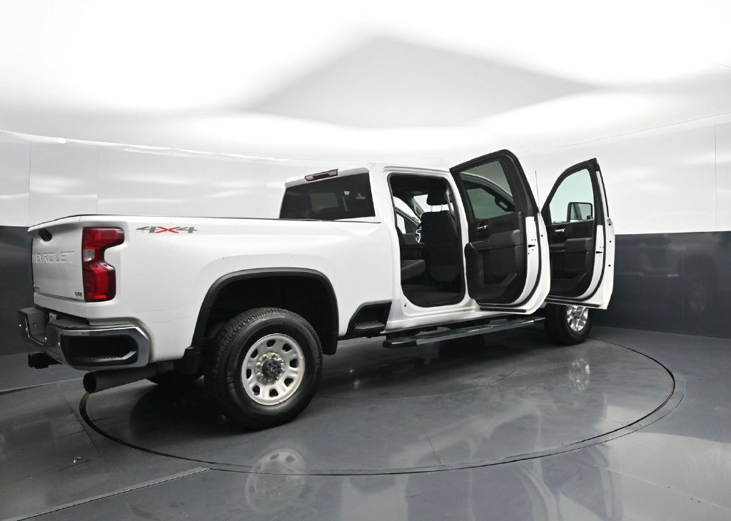 Used 2022 Chevrolet Silverado 2500 LTZ w/ Safety Package AWD/4WD image 5