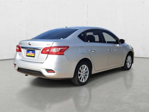 Used 2019 Nissan Sentra SV image 5