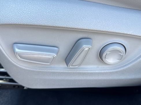 Used 2022 Toyota Highlander XLE image 18