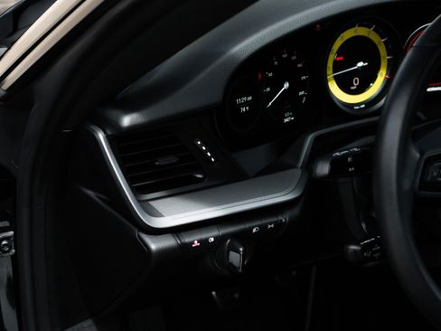 Used 2023 Porsche 911 Carrera S RWD image 19