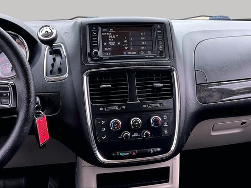 Used 2017 Dodge Grand Caravan SE w/ Power Window Group FWD image 7