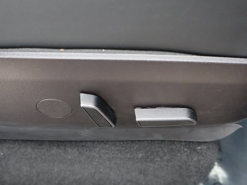 Used 2023 Tesla Model Y Long Range image 35