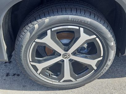 New 2026 Volkswagen Tiguan SE