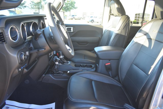 Used 2023 Jeep Wrangler Unlimited Sahara AWD/4WD image 14