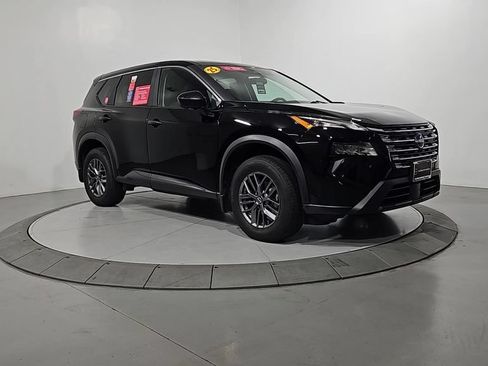 Certified 2025 Nissan Rogue S AWD/4WD image 9