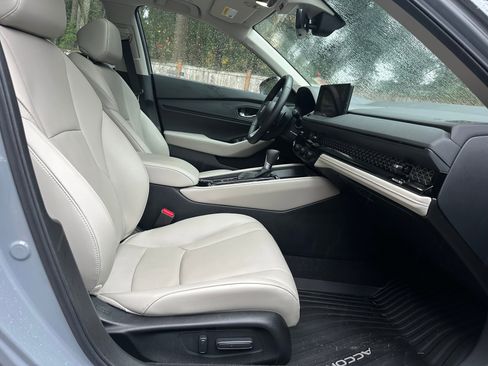 Used 2025 Honda Accord Touring image 10