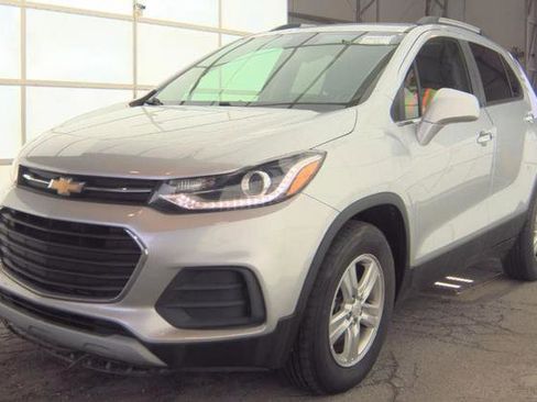Used 2019 Chevrolet Trax LT w/ LT Convenience Package AWD/4WD image 1