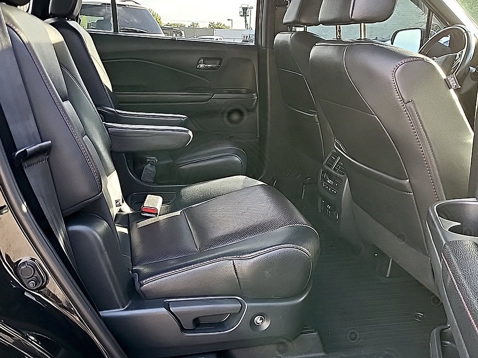 Used 2020 Honda Pilot Black Edition image 11
