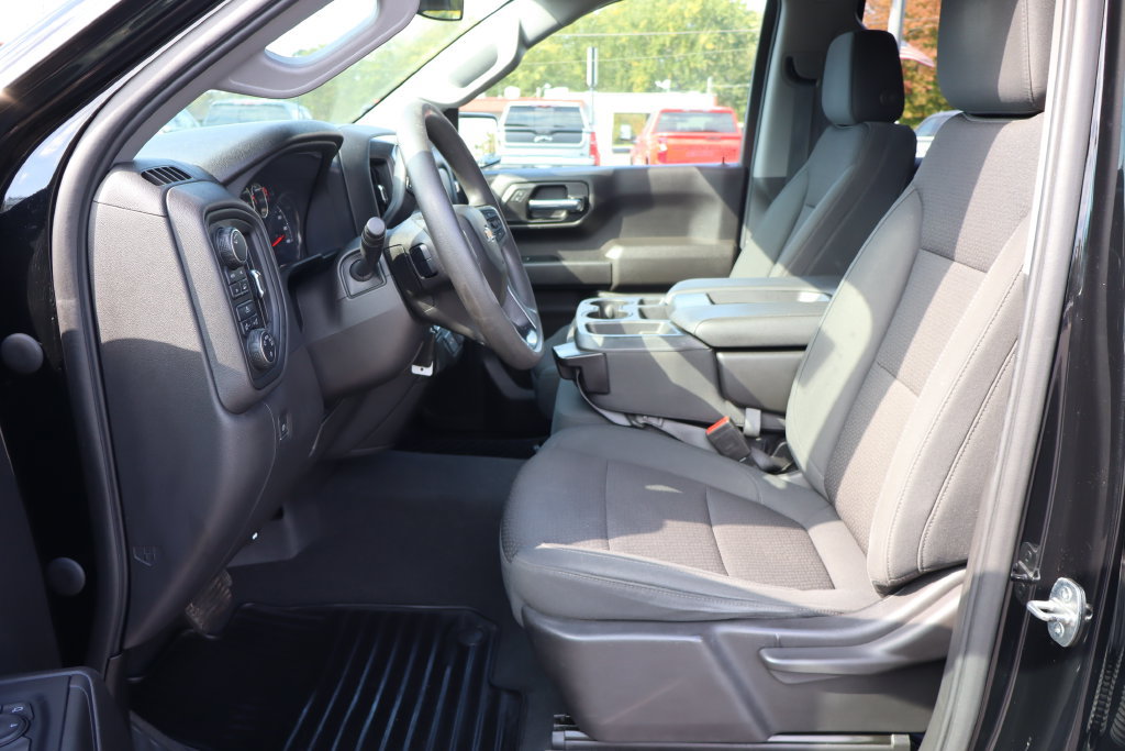 Used 2022 Chevrolet Silverado 1500 Custom w/ Safety Confidence Package AWD/4WD image 4