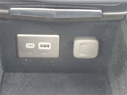 Certified 2024 Cadillac XT4 Sport image 18