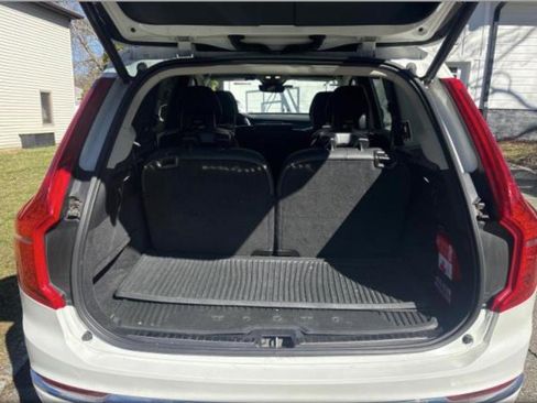 Used 2023 Volvo XC90 B6 Plus image 7