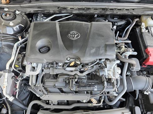 Used 2024 Toyota Camry SE w/ Cold Weather Package image 10