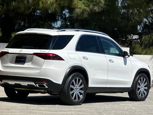 Certified 2025 Mercedes-Benz GLE 450e 4MATIC w/ Winter Package image 5