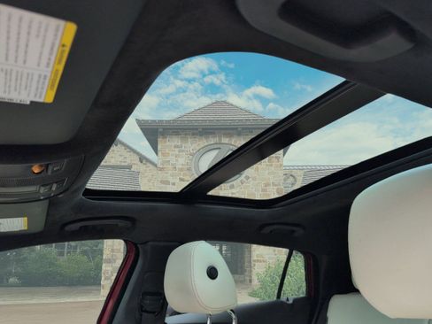 Used 2018 INFINITI QX30 Premium w/ Technology Package image 23