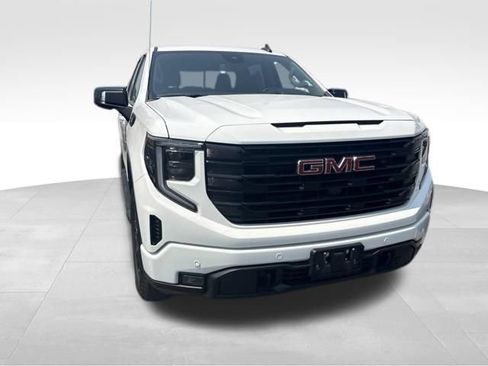 Used 2024 GMC Sierra 1500 Elevation w/ Elevation Premium Package AWD/4WD image 6