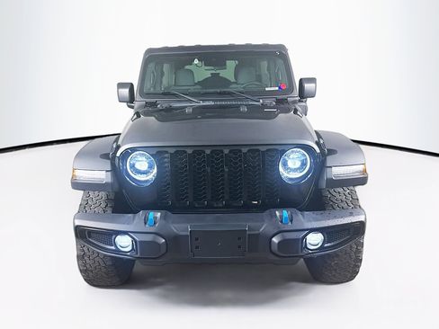 Used 2024 Jeep Wrangler Unlimited image 3