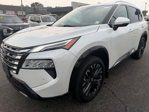 Used 2024 Nissan Rogue Platinum w/ Platinum Premium Package AWD/4WD image 4