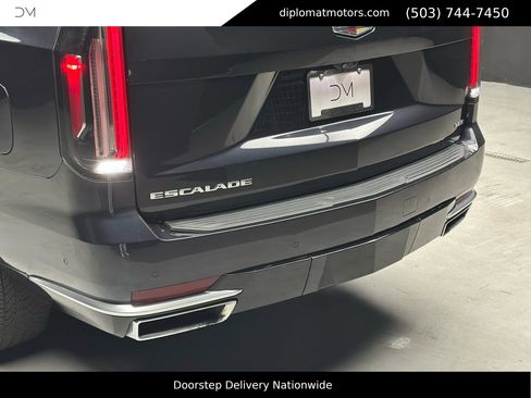 Used 2022 Cadillac Escalade ESV Premium Luxury w/ LPO, Floor Liner Package image 16
