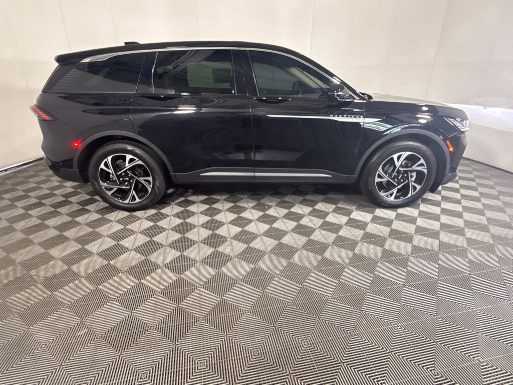 Used 2024 Lincoln Nautilus Premier w/ Equipment Group 102A AWD/4WD image 14