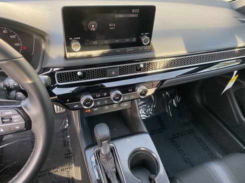 Used 2025 Honda Civic Sport image 18