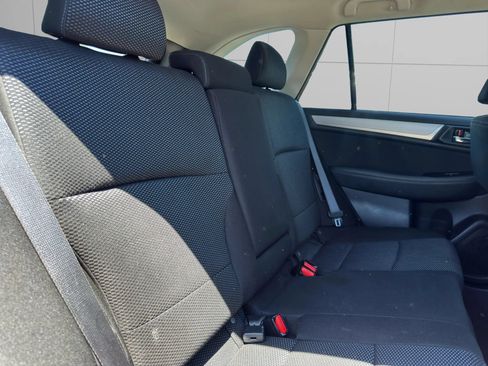 Used 2018 Subaru Outback 2.5i Premium AWD/4WD image 14