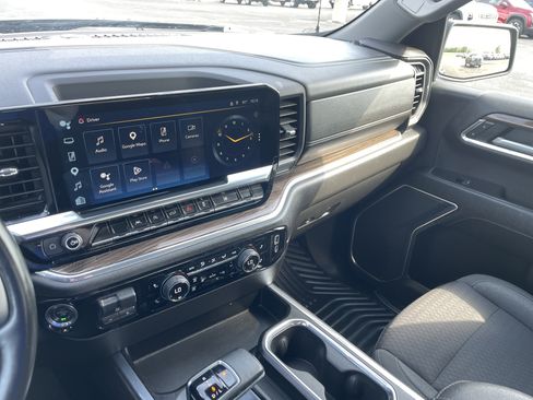 Used 2023 Chevrolet Silverado 1500 RST AWD/4WD image 16