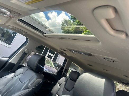 Used 2024 Kia Telluride EX AWD/4WD image 12