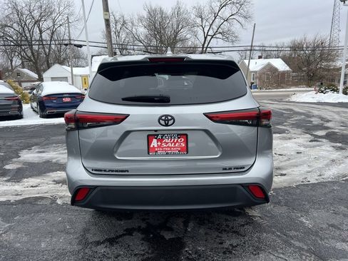 Used 2022 Toyota Highlander XLE image 7