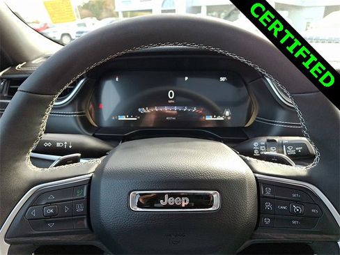 Used 2025 Jeep Grand Cherokee Limited w/ Black Appearance Package image 21
