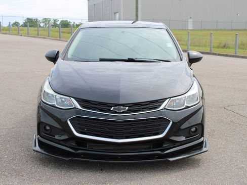 Used 2018 Chevrolet Cruze LS FWD image 3