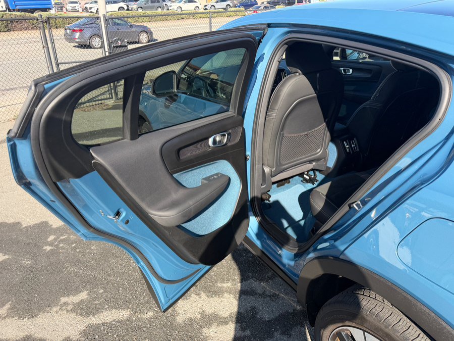 Used 2023 Volvo C40 P8 Recharge Plus AWD/4WD image 42