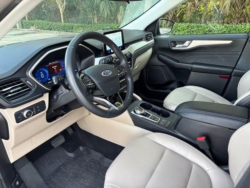 Used 2021 Ford Escape SEL w/ Technology Package image 6