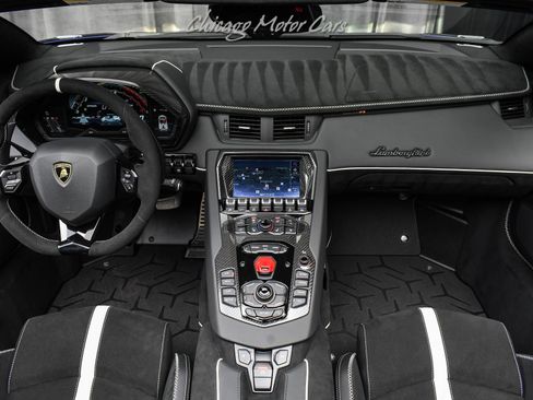 Used 2021 Lamborghini Aventador SVJ image 21