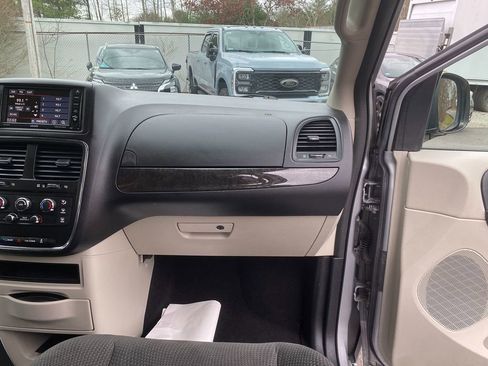 Used 2017 Dodge Grand Caravan SE w/ Power Window Group image 29
