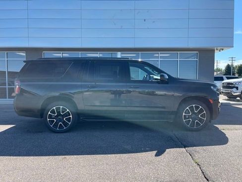 Used 2023 Chevrolet Suburban RST image 1