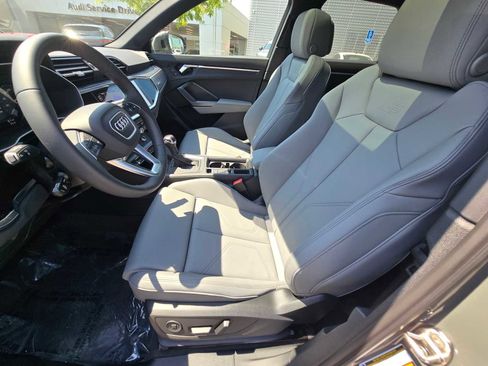 New 2025 Audi Q3 2.0T Premium image 24
