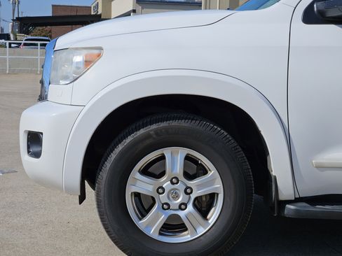 Used 2011 Toyota Sequoia SR5 image 12