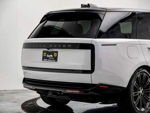 Used 2024 Land Rover Range Rover SE AWD/4WD image 17