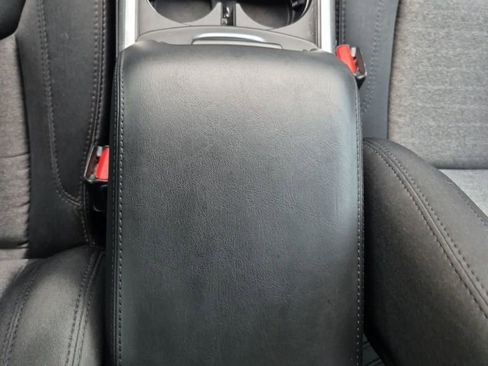 Used 2020 Chrysler 300 Touring w/ Sport Appearance Package image 40