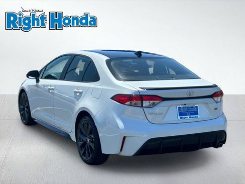 Used 2025 Toyota Corolla SE FWD image 4