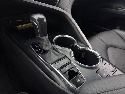 Used 2020 Toyota Camry XSE image 20