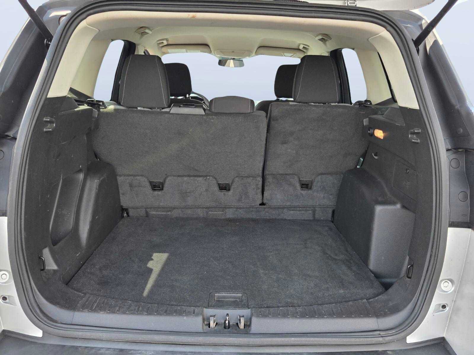 Used 2018 Ford Escape SE FWD image 16