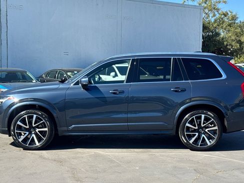 Used 2021 Volvo XC90 T6 Momentum w/ Advanced Package image 5