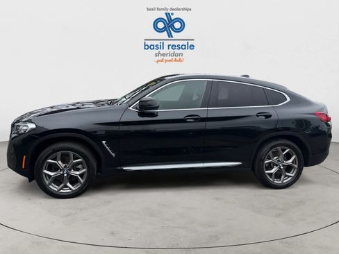 Used 2022 BMW X4 xDrive30i w/ Premium Package AWD/4WD image 3