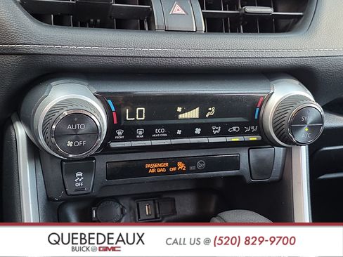 Used 2021 Toyota RAV4 LE AWD/4WD image 18