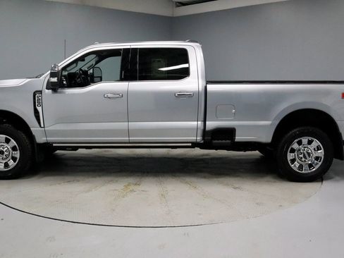 Certified 2024 Ford F250 Lariat w/ Lariat Ultimate Package image 9